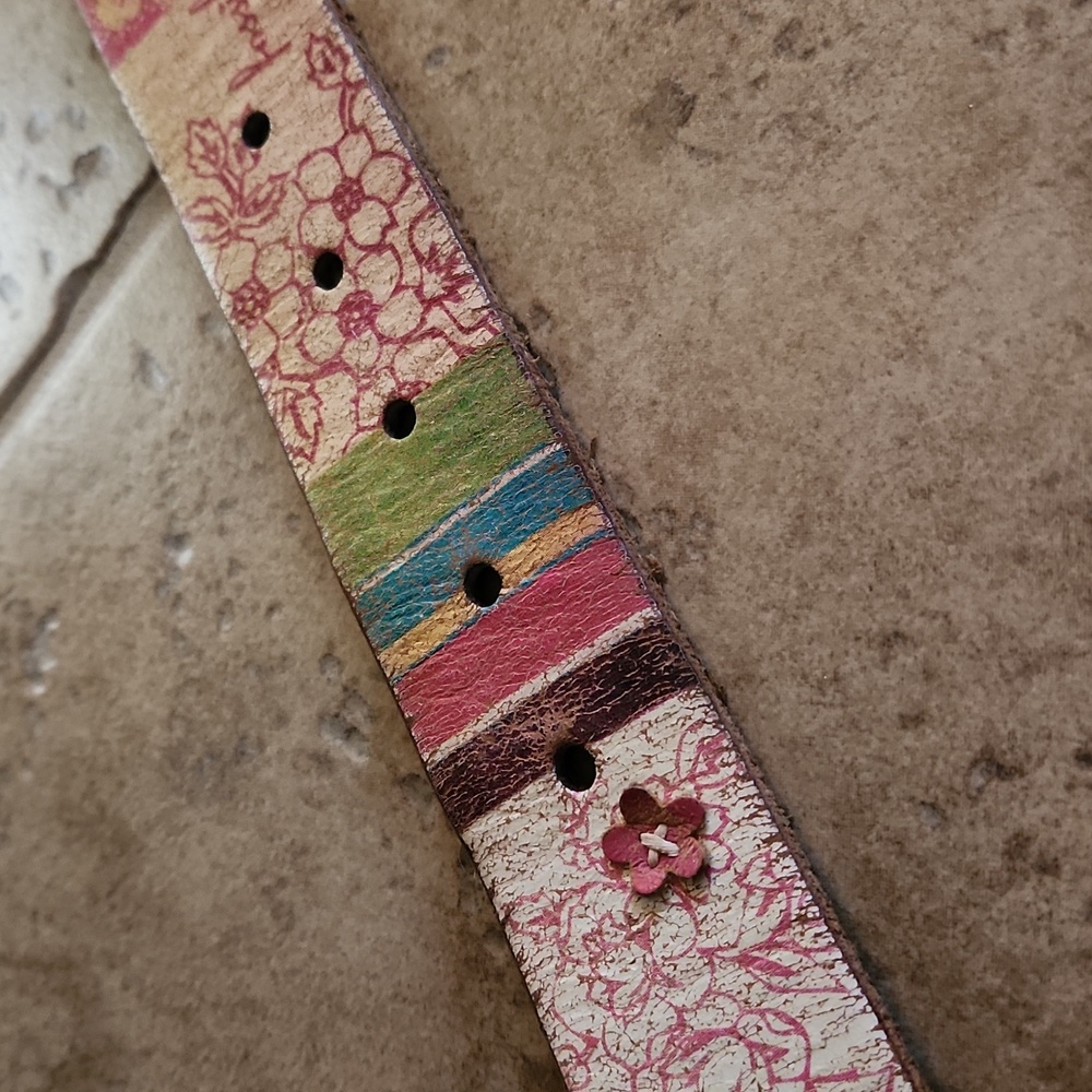 Fossil Floral Patterned Leather Belt - Picture 7 of 11
